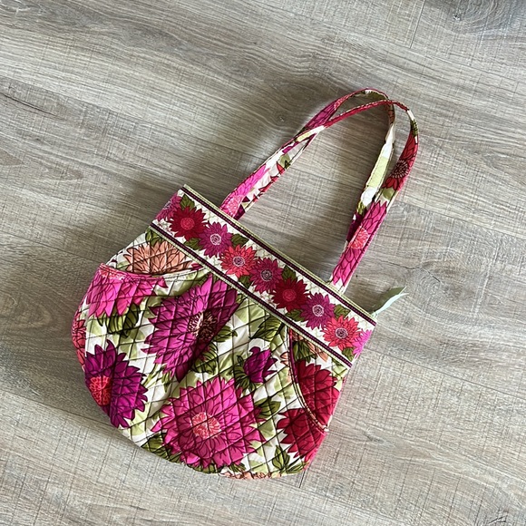 Vera Bradley Handbags - Vera Bradley Bag ~HELLO DAHLIA~ RETIRED PATTERN.